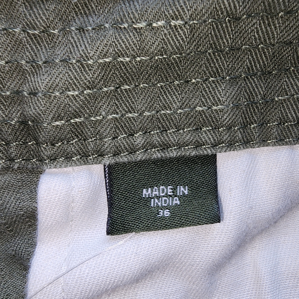 Eddie Bauer Ultimate Green Cargo Shorts Men's Size 36 NWT!!! - Picture 3 of 10